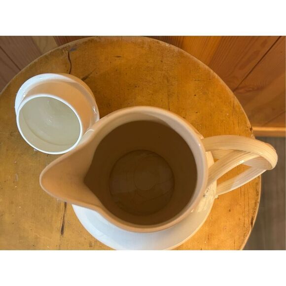 Vintage Leedsware Creamware Coffee Pot with Domed Lid Hand Formed Pattern (8872) - Picture 6 of 9